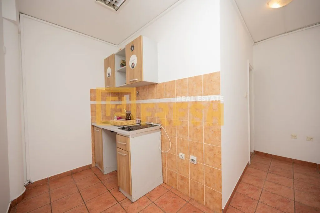 Rent, office space, 1000m², Centar, Podgorica