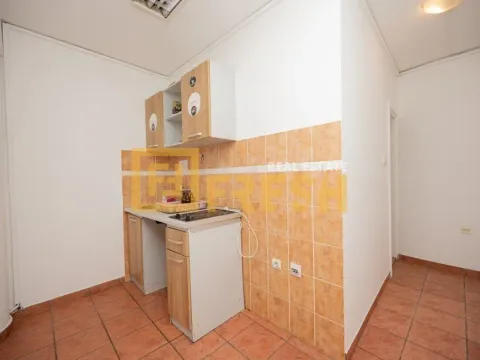 Izdavanje, poslovni prostor, 1000m², Centar, Podgorica - image 23