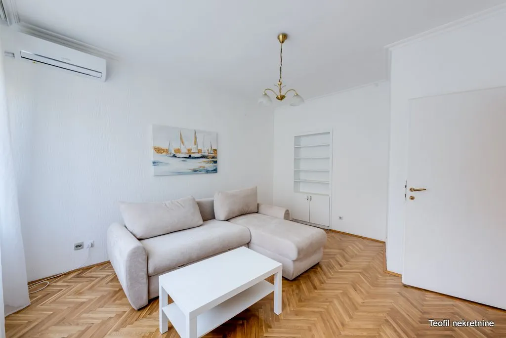 Sale, two bedroom apartment, 65m², Kalenić Pijaca, Vračar Sve Podlokacije
