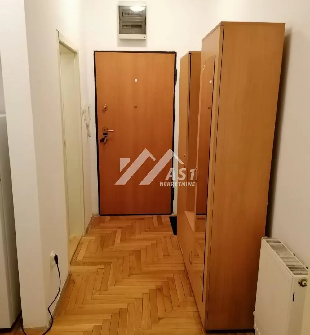 Izdavanje, jednosoban stan, 45m², Centar, Novi Sad