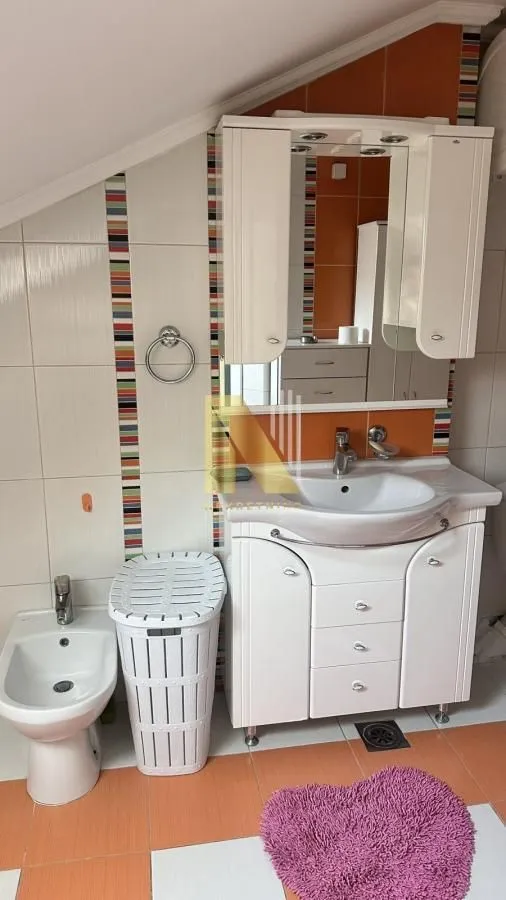 Izdavanje, stan, 126m², Adamovićevo Naselje, Novi Sad Sve Podlokacije