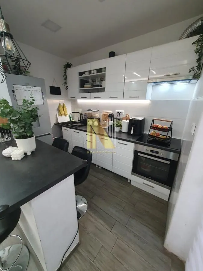 Prodaja, kuća, 76m², Salajka, Novi Sad Sve Podlokacije