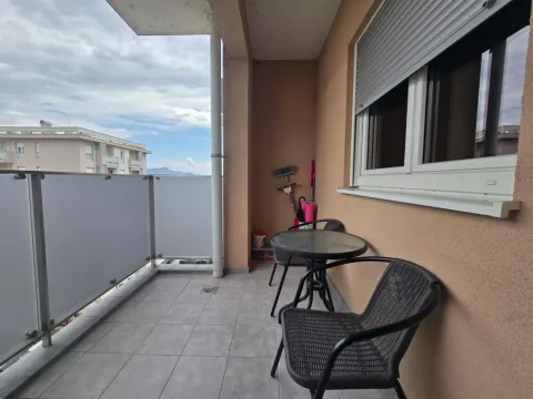 Izdavanje, jednosoban stan, 48m², City Kvart, Podgorica - image 11