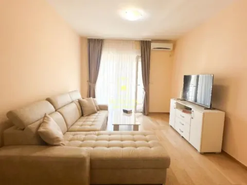 Prodaja, jednosoban stan, 45m², Blok 6, Podgorica