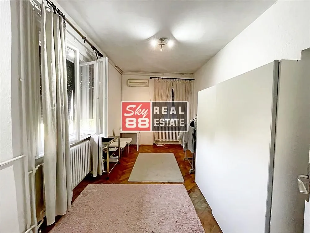 Prodaja, kuća, 401m², Zemun Kalvarija, Zemun Sve Podlokacije