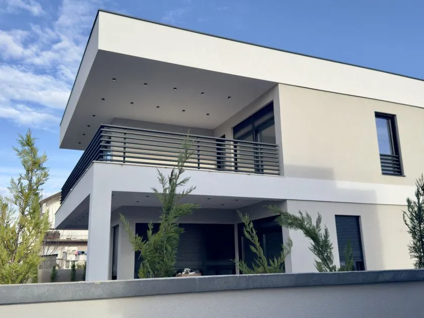 Sale, house, 225m², Gornja Gorica, Podgorica
