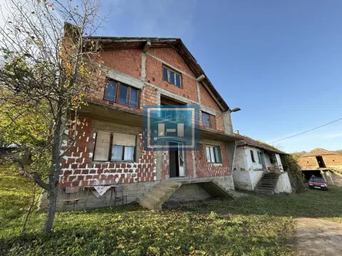Prodaja, kuća, 250m², Crnče, Jagodina