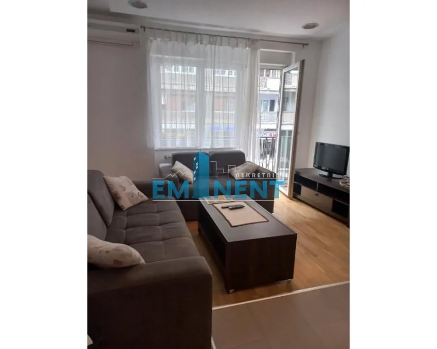 Rent, three bedroom apartment, 59m², Slavija, Vračar Sve Podlokacije