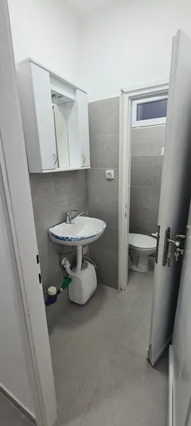 Rent, office space, 124m², Palilula, Niš
