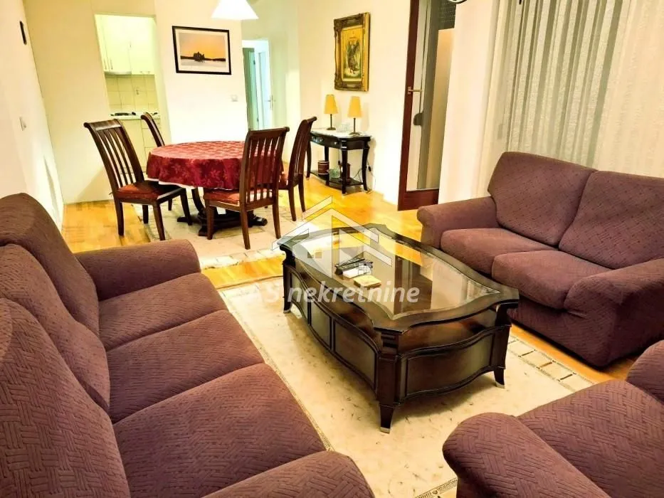 Rent, four bedroom apartment, 105m², Vračar Sve Podlokacije, Beograd