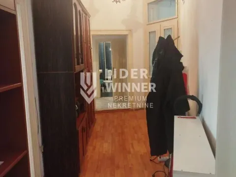 Rent, two bedroom apartment, 80m², Cvetni Trg, Vračar Sve Podlokacije - image 9