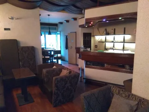 Izdavanje, poslovni prostor, 45m², Preko Morače, Podgorica