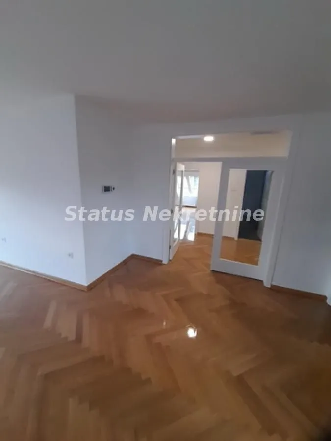 Prodaja, četvorosoban stan, 126m², Centar, Novi Sad