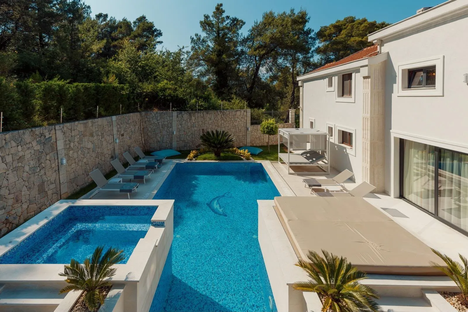 Izdavanje, kuća, 500m², Bonići, Tivat