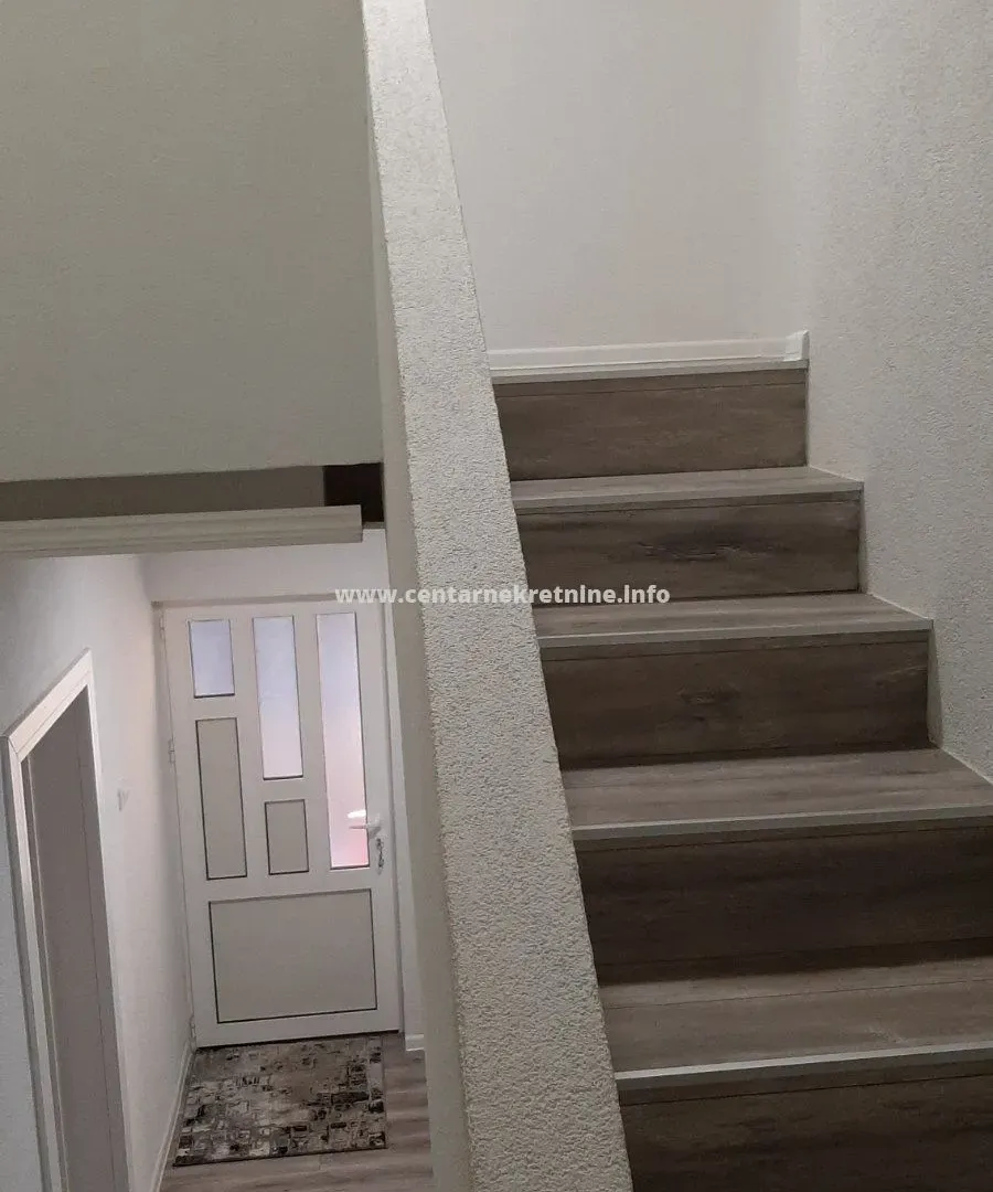Sale, house, 180m², Konik, Podgorica