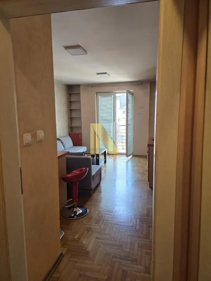Izdavanje, garsonjera, 26m², Centar, Novi Sad