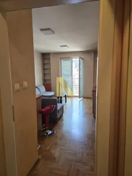 Izdavanje, garsonjera, 26m², Centar, Novi Sad - image 9