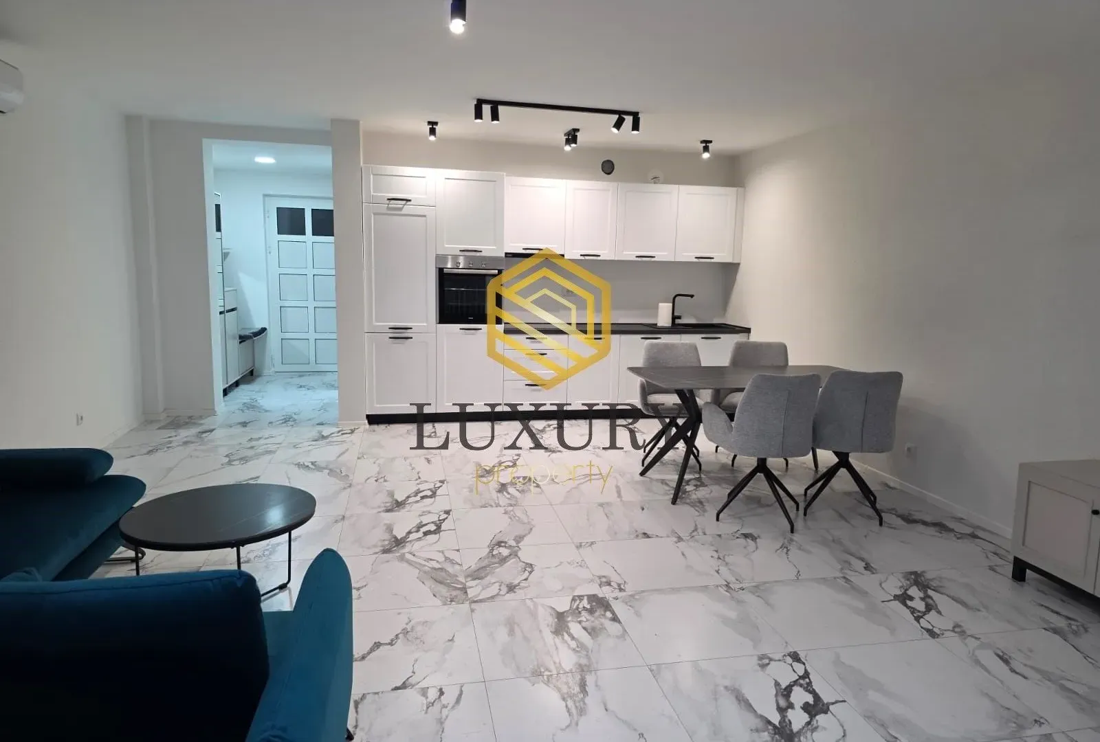 Prodaja, dvosoban stan, 100m², Luštica, Tivat