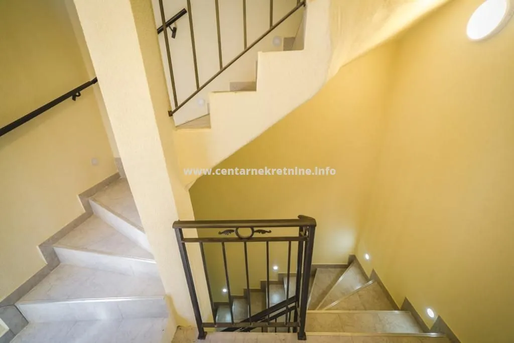 Sale, house, 195m², Utjeha, Bar