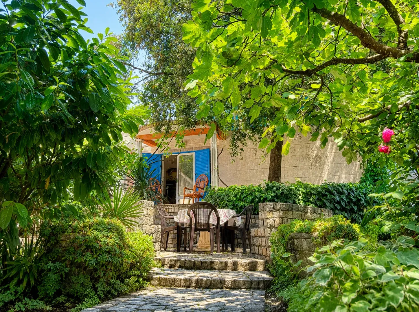 Rent, house, 200m², Utjeha, Bar