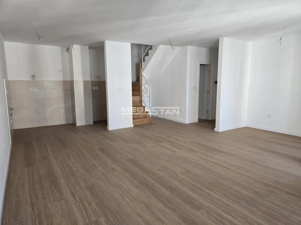 Prodaja, četvorosoban stan, 162m², Šumice, Beograd