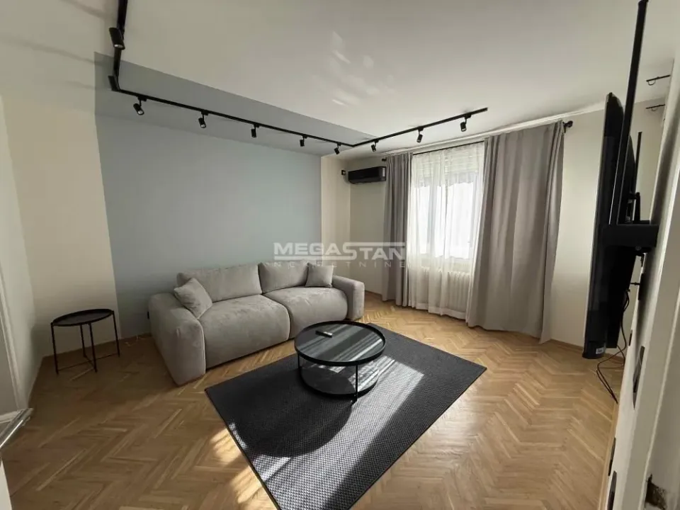 Rent, two bedroom apartment, 67m², Stari Grad, Beograd