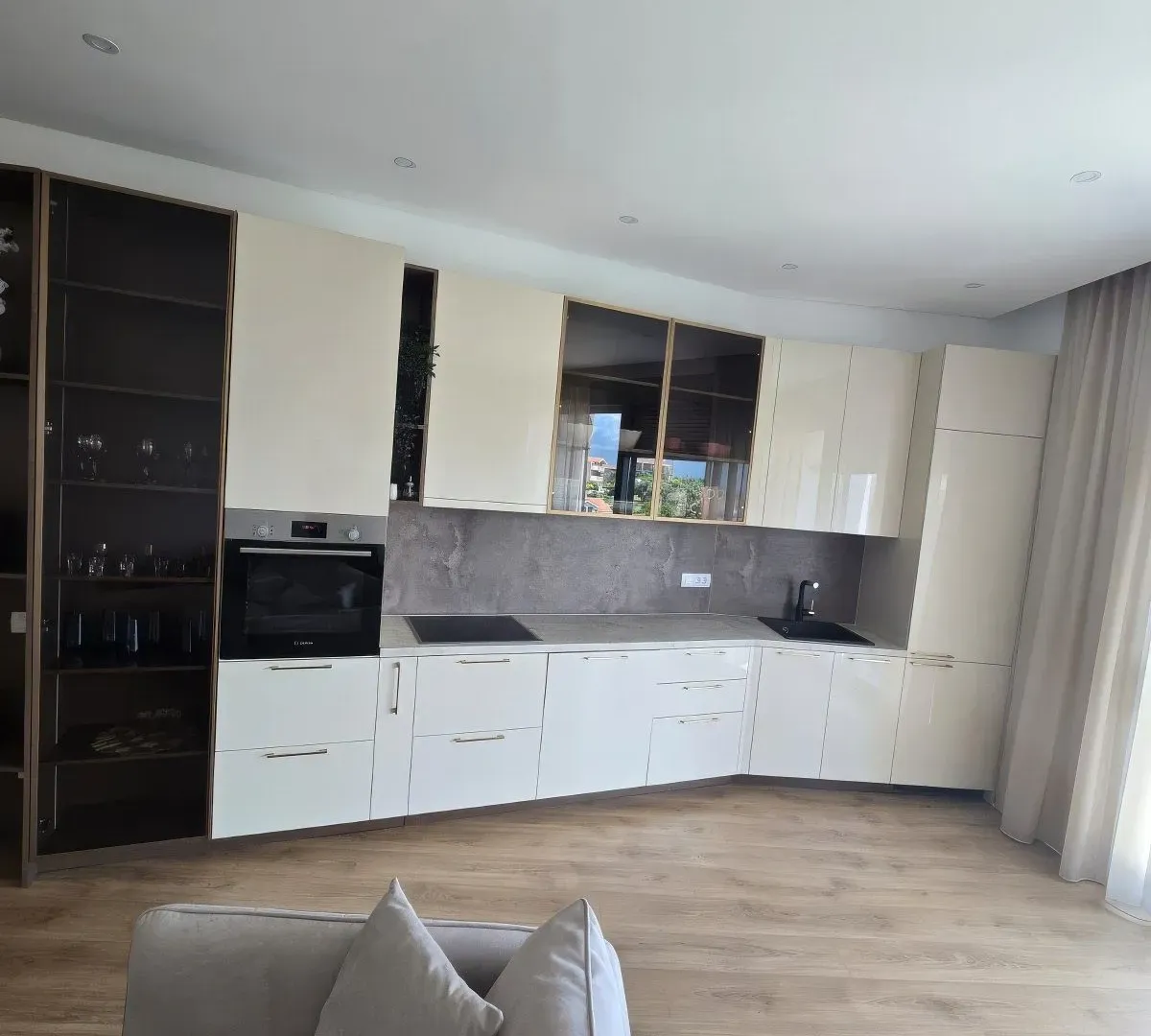 Prodaja, dvosoban stan, 76m², Kava, Tivat