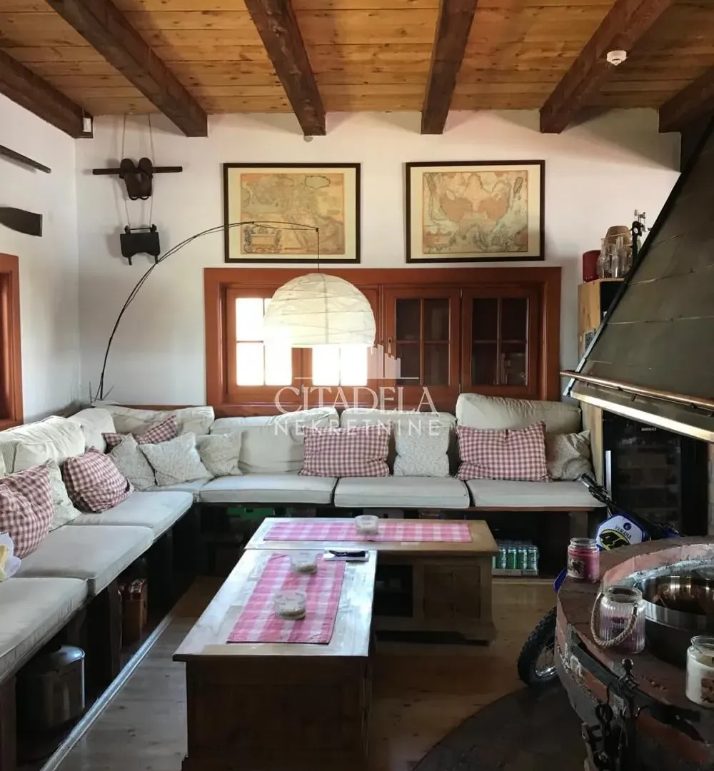 Rent, house, 200m², Surčin, Beograd