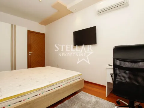 Izdavanje, dvosoban stan, 64m², Centar, Podgorica - image 9