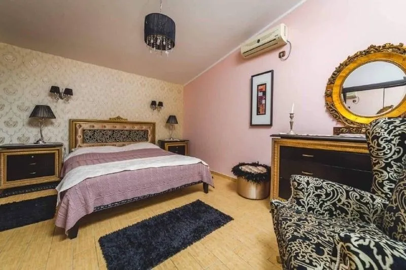 Sale, house, 200m², Bečići, Budva