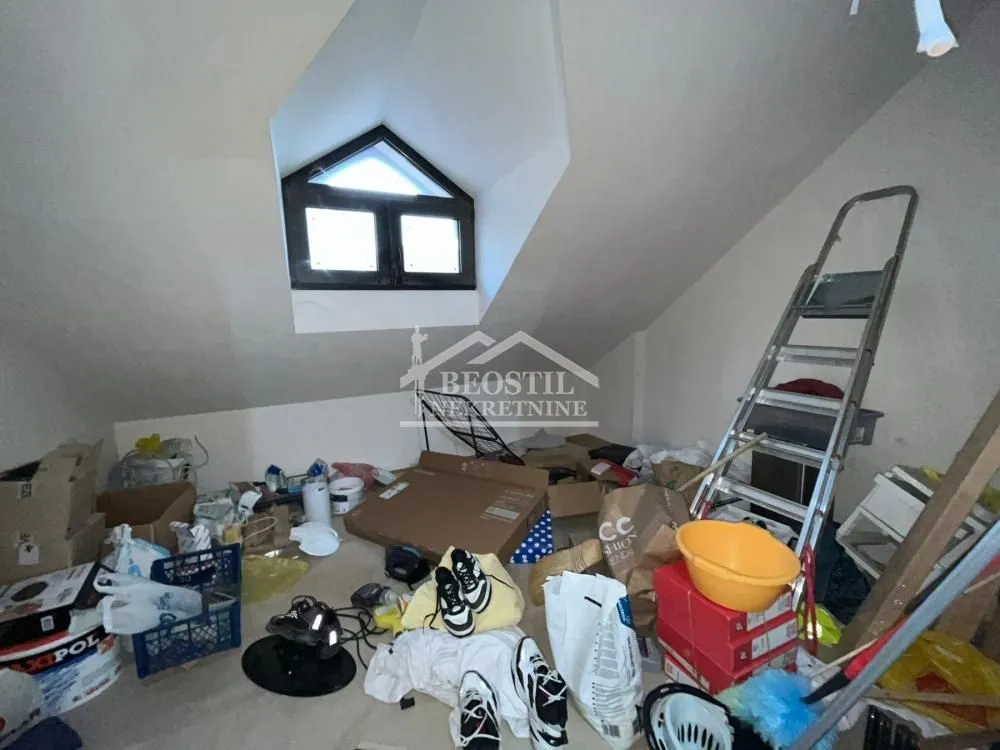 Prodaja, četvorosoban stan, 130m², Centar, Smederevo