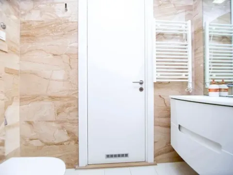 Daily-rent, one bedroom apartment, 40m², Centar, Budva - image 6