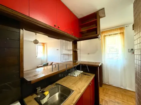 Izdavanje, dvosoban stan, 47m², Blok 5, Podgorica - image 3