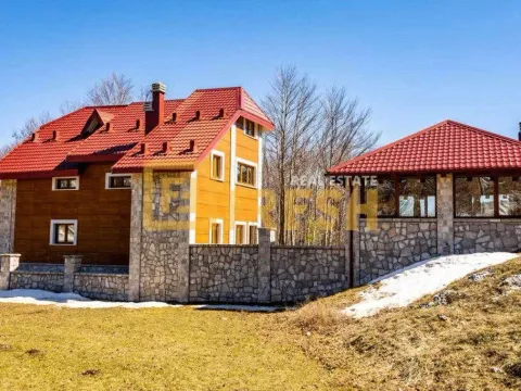 Sale, house, 402m², Cetinje, Crna Gora