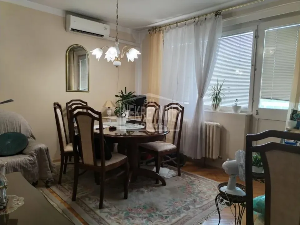 Prodaja, dvosoban stan, 57m², Centar, Subotica