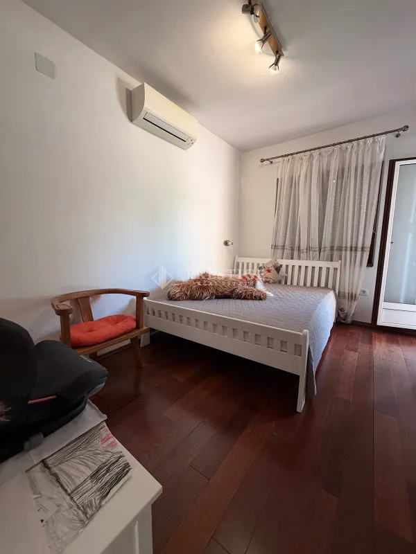 Rent, four bedroom apartment, 130m², Gorica C, Podgorica