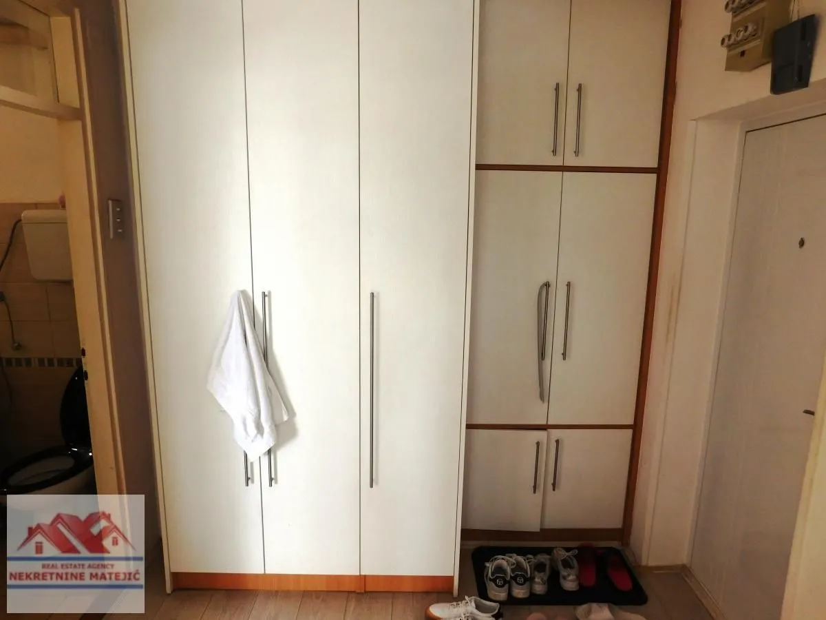 Izdavanje, dvosoban stan, 51m², Aerodrom, Kragujevac