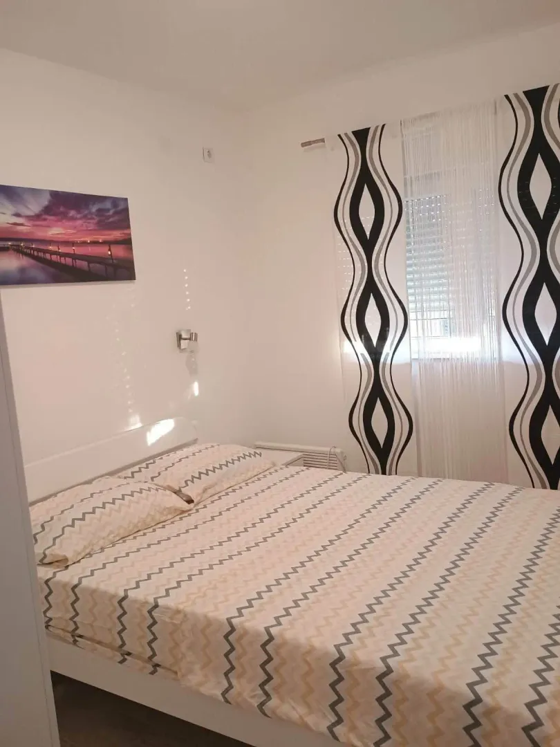 Rent, two bedroom apartment, 70m², Kalimanj, Tivat