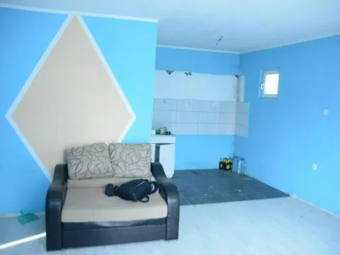 Prodaja, kuća, 210m², Padinska Skela, Palilula Sve Podlokacije - image 11