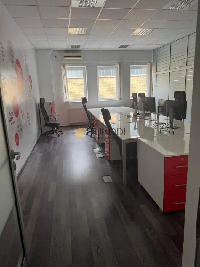 Rent, office space, 780m², Novo naselje, Novi Sad