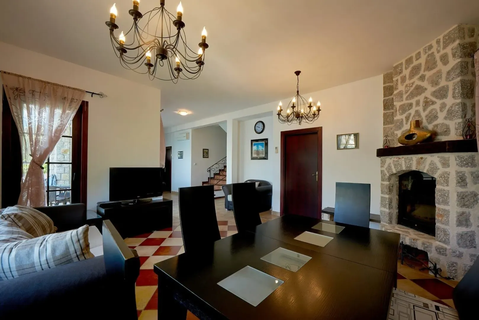 Prodaja, kuća, 235m², Kostanjica, Kotor