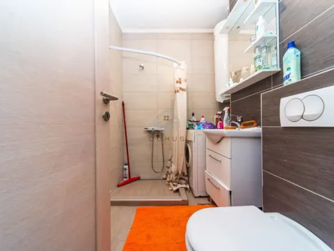 Izdavanje, dvosoban stan, 78m², Autobuska stanica, Podgorica - image 10
