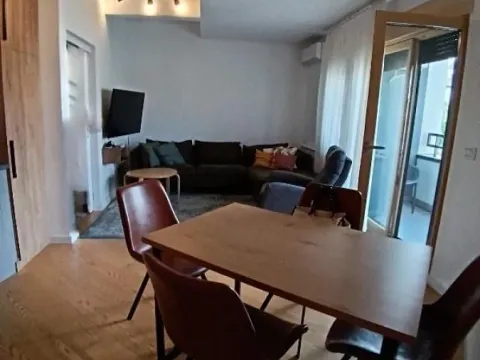 Sale, two bedroom apartment, 49m², Neimar, Vračar Sve Podlokacije - image 2