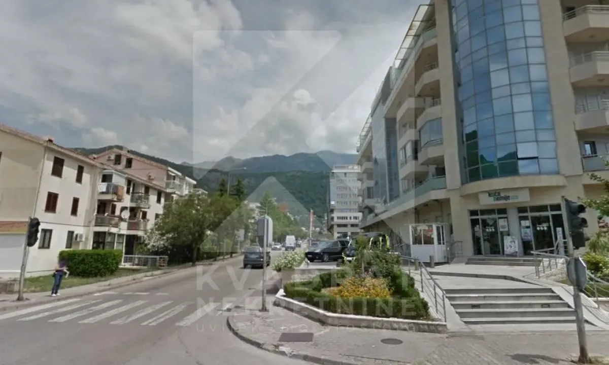Izdavanje, poslovni prostor, 46m², Centar, Budva
