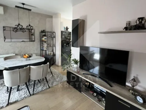 Prodaja, jednosoban stan, 53m², City Kvart, Podgorica - image 2