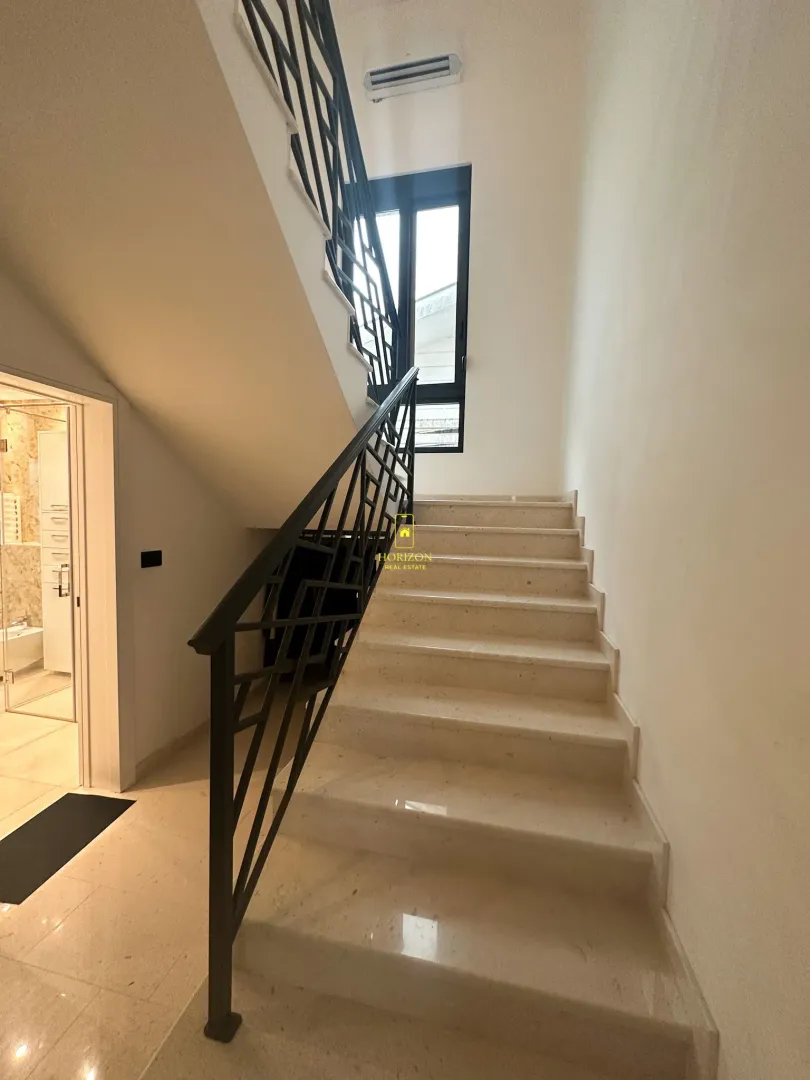Rent, office space, 180m², Gornja Gorica, Podgorica