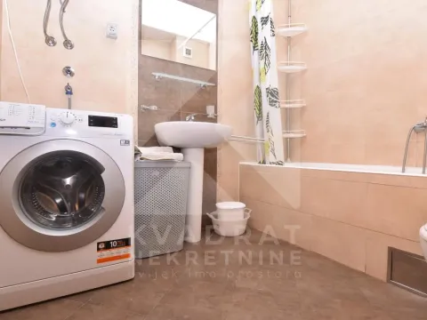 Izdavanje, dvosoban stan, 67m², Stari Aerodrom, Podgorica - image 9