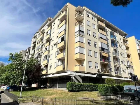 Sale, studio apartment, 24m², Blok 6, Podgorica - image 5