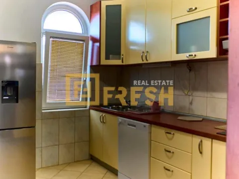 Izdavanje, kuća, 160m², Tološi, Podgorica - image 9