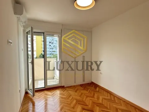 Izdavanje, poslovni prostor, 76m², Gintaš, Podgorica - image 5